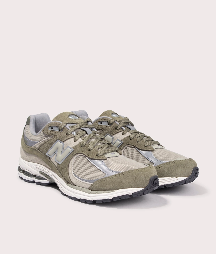 New Balance Mens 2002R Sneakers